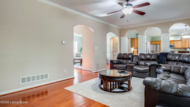 4547 Cherry Forest Cir, Louisville, KY 40245