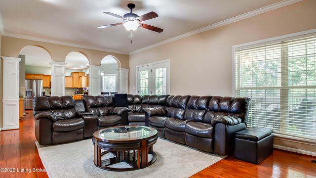 4547 Cherry Forest Cir, Louisville, KY 40245