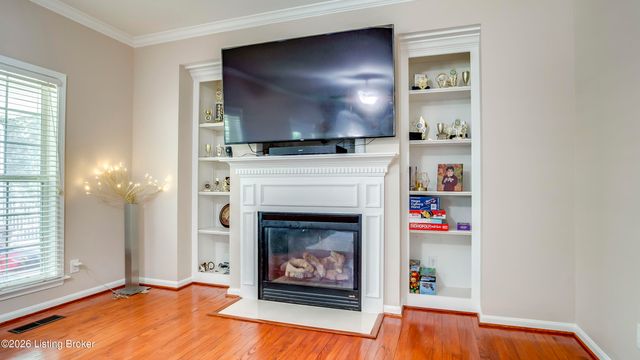 4547 Cherry Forest Cir, Louisville, KY 40245