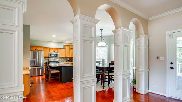 4547 Cherry Forest Cir, Louisville, KY 40245