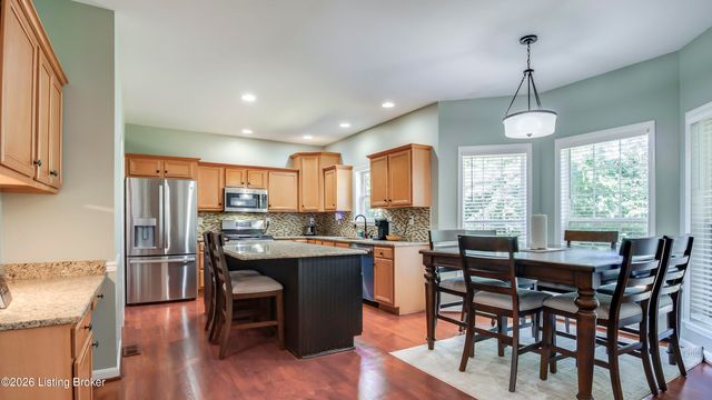 4547 Cherry Forest Cir, Louisville, KY 40245