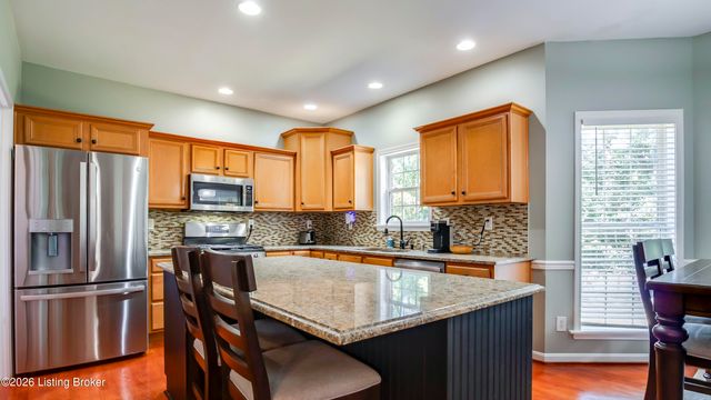 4547 Cherry Forest Cir, Louisville, KY 40245