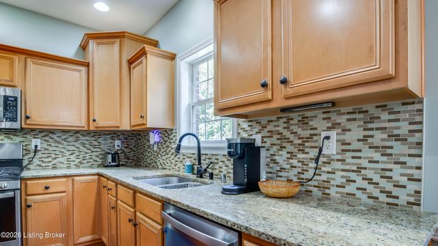 4547 Cherry Forest Cir, Louisville, KY 40245