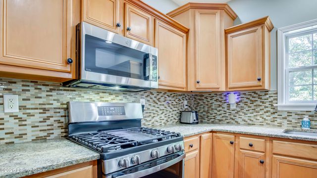 4547 Cherry Forest Cir, Louisville, KY 40245