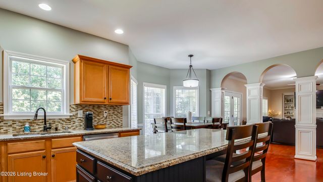 4547 Cherry Forest Cir, Louisville, KY 40245