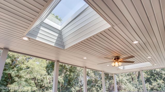 4547 Cherry Forest Cir, Louisville, KY 40245