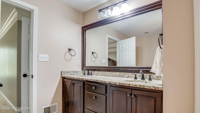 4547 Cherry Forest Cir, Louisville, KY 40245