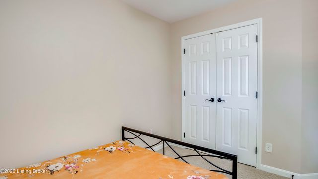 4547 Cherry Forest Cir, Louisville, KY 40245