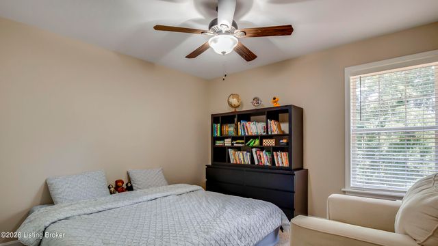4547 Cherry Forest Cir, Louisville, KY 40245