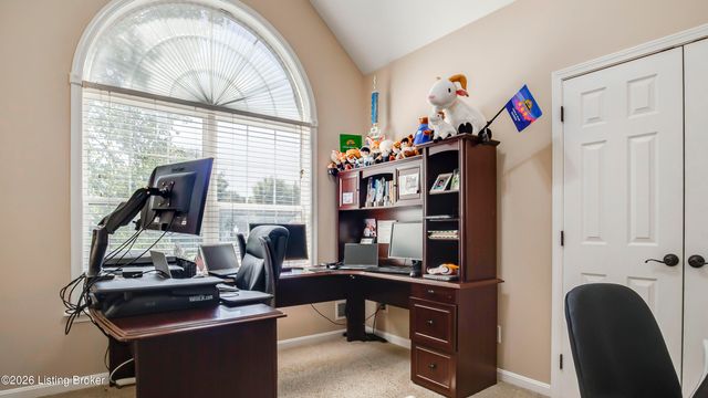 4547 Cherry Forest Cir, Louisville, KY 40245