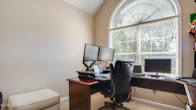 4547 Cherry Forest Cir, Louisville, KY 40245