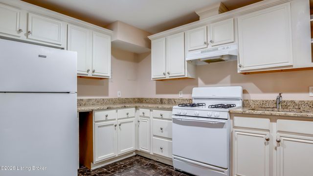 4547 Cherry Forest Cir, Louisville, KY 40245