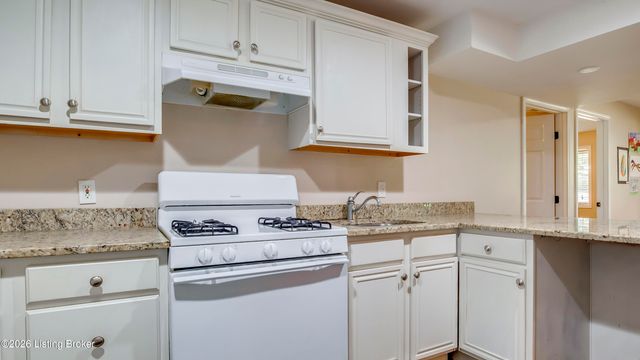 4547 Cherry Forest Cir, Louisville, KY 40245
