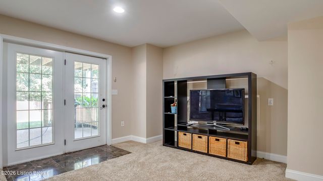 4547 Cherry Forest Cir, Louisville, KY 40245