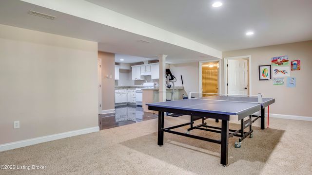4547 Cherry Forest Cir, Louisville, KY 40245