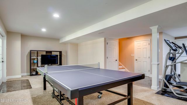 4547 Cherry Forest Cir, Louisville, KY 40245