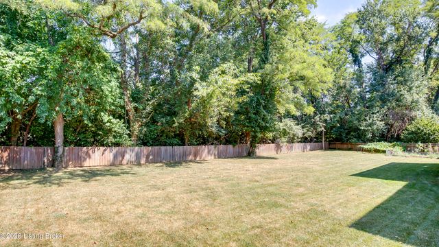 4547 Cherry Forest Cir, Louisville, KY 40245