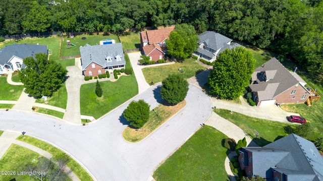 4547 Cherry Forest Cir, Louisville, KY 40245