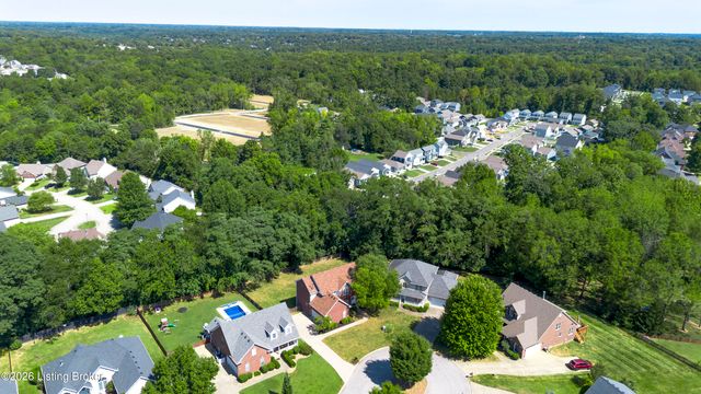 4547 Cherry Forest Cir, Louisville, KY 40245