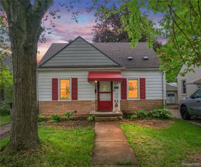 2017 Harding Avenue, York Charter Township, MI 48197