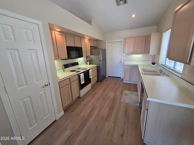 11548 W PRONGHORN Court, Surprise, AZ 85378
