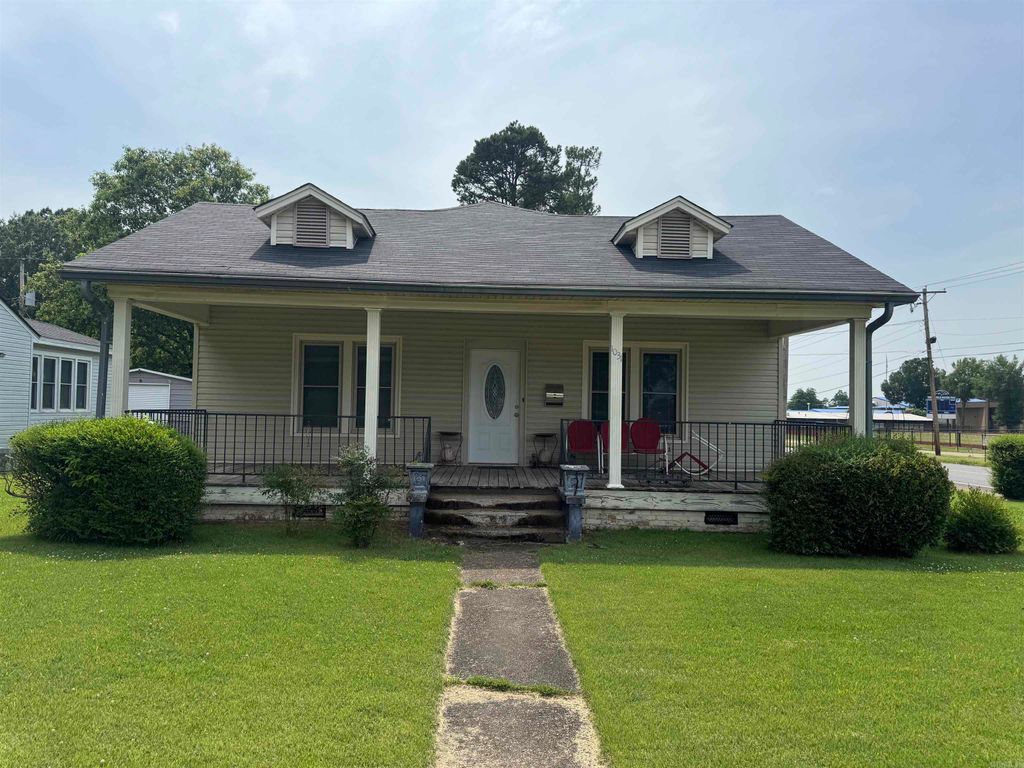 1031 Cherry, Forrest City, AR 72335