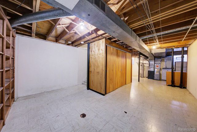 2037 Hyde Park Drive, Detroit, MI 48207