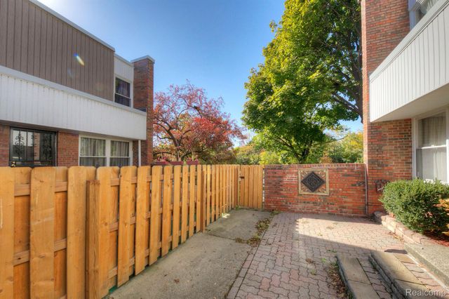 2037 Hyde Park Drive, Detroit, MI 48207