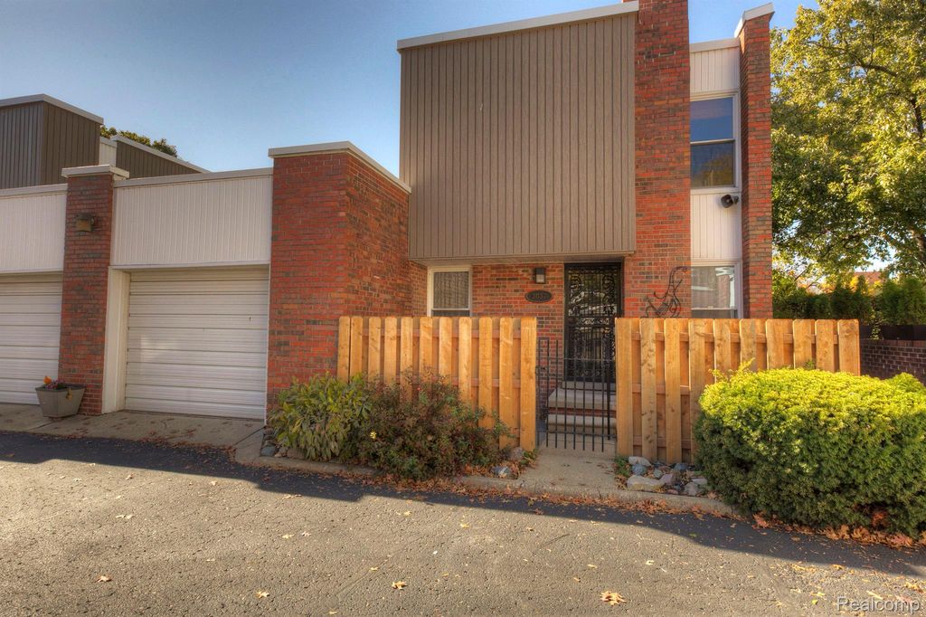 2037 Hyde Park Drive, Detroit, MI 48207