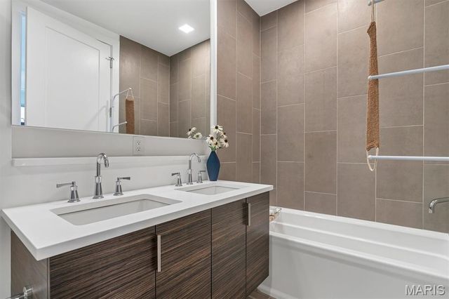 4101 Laclede Avenue 202, St Louis, MO 63108