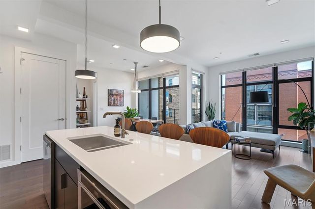 4101 Laclede Avenue 202, St Louis, MO 63108