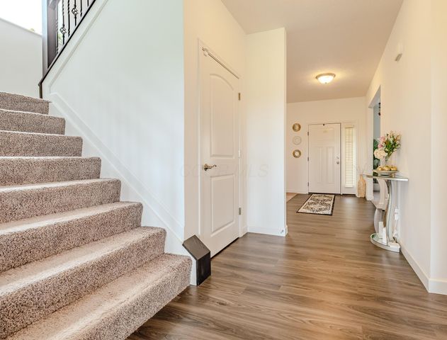 9295 Dewitt Drive, Plain City, OH 43064
