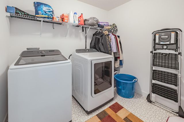 9295 Dewitt Drive, Plain City, OH 43064