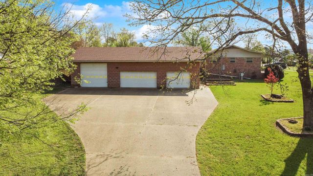 515 Beachview Circle, Hot Springs, AR 71913
