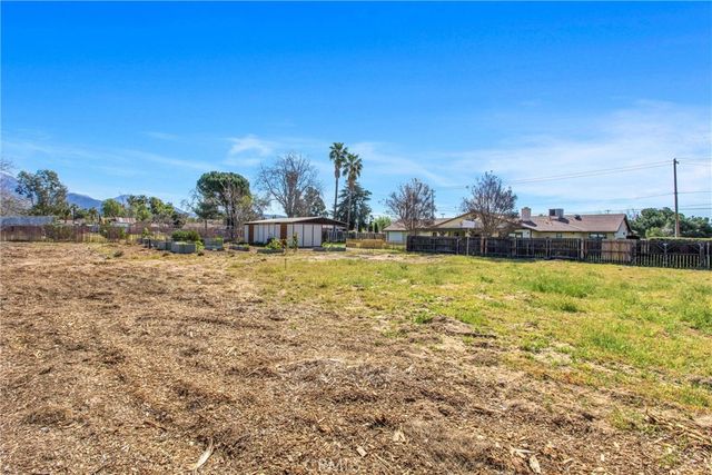 28216 Eucalyptus, Highland, CA 92346