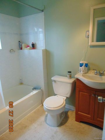 2956 GARDNER Avenue, Berkley, MI 48072