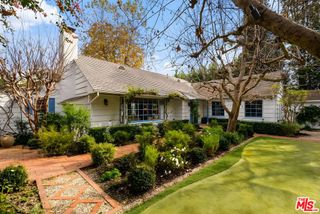 11948 S Saltair Terrace, Los Angeles, CA 90049