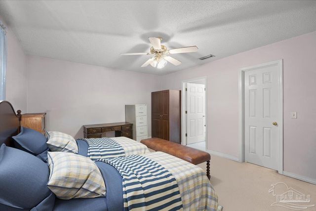 6892 Yucatan St, Milton, FL 32570