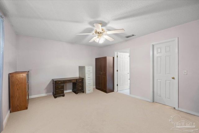 6892 Yucatan St, Milton, FL 32570