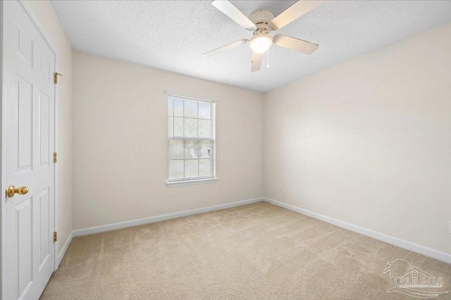 6892 Yucatan St, Milton, FL 32570