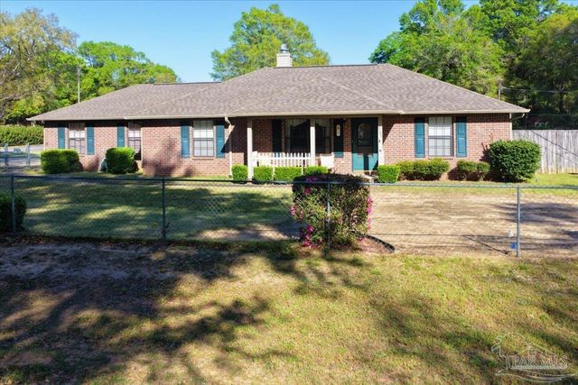 6892 Yucatan St, Milton, FL 32570