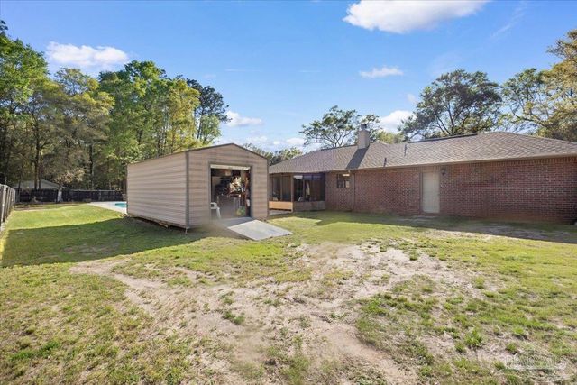 6892 Yucatan St, Milton, FL 32570