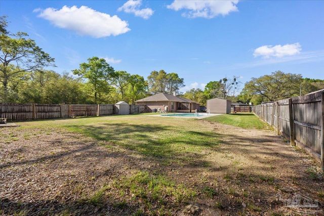 6892 Yucatan St, Milton, FL 32570