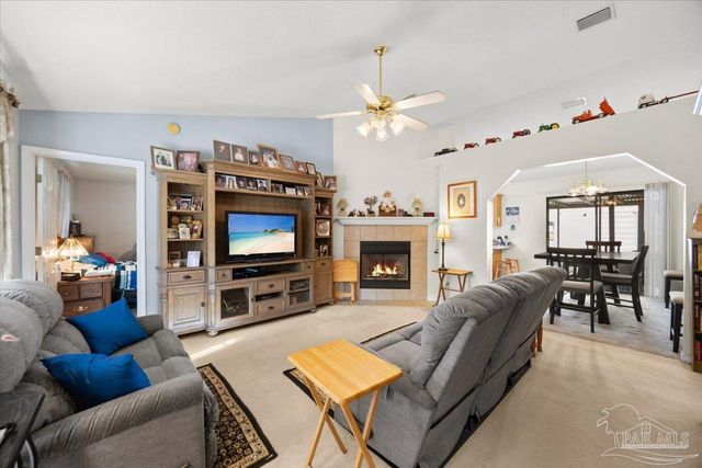 6892 Yucatan St, Milton, FL 32570