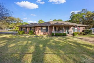 6892 Yucatan St, Milton, FL 32570