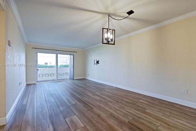 14500 SW 88th Ave 104, Palmetto Bay, FL 33176