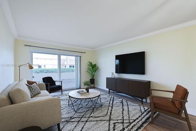 14500 SW 88th Ave 104, Palmetto Bay, FL 33176