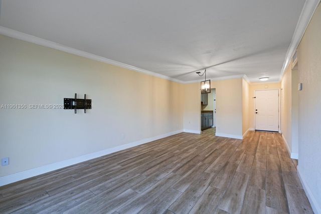 14500 SW 88th Ave 104, Palmetto Bay, FL 33176