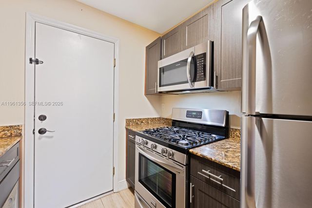 14500 SW 88th Ave 104, Palmetto Bay, FL 33176