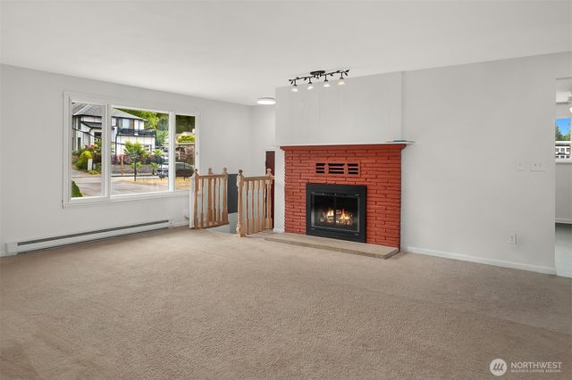 24029 24th Avenue S, Des Moines, WA 98198